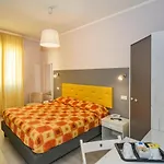 City Hotel Отель