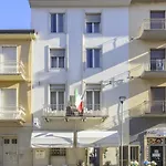 City Hotel Отель Виареджо