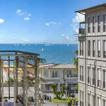 City Hotel 3* Виареджо