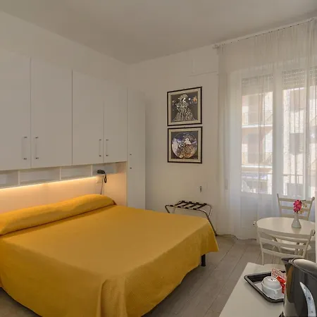 Готель City Hotel В'яреджо