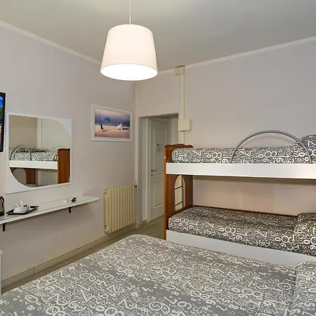City Hotel Готель В'яреджо