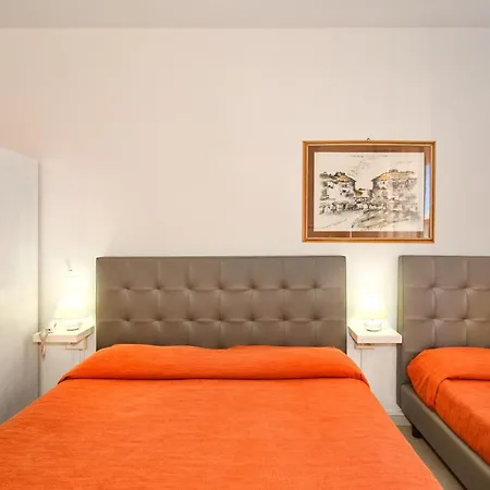 City Hotel Готель 3*