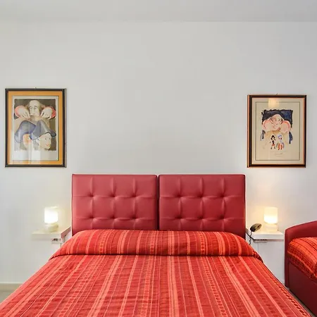 City Hotel Готель В'яреджо