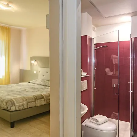 City Hotel Готель В'яреджо