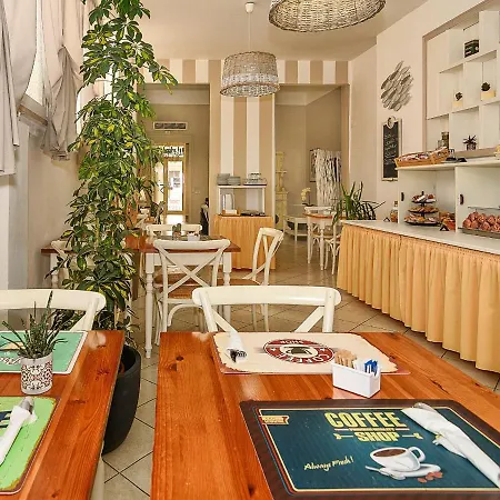 City Hotel 3* В'яреджо