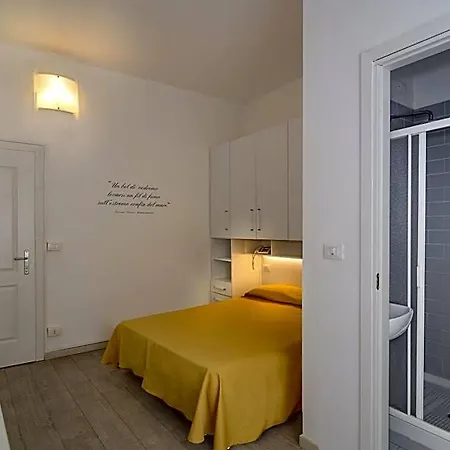 City Hotel 3* וירג'יו
