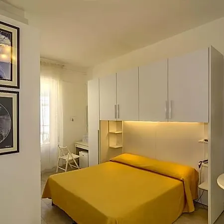 City Hotel מלון 3*