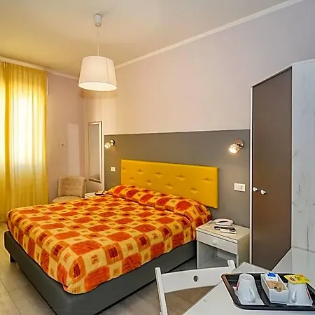 City Hotel 3* וירג'יו