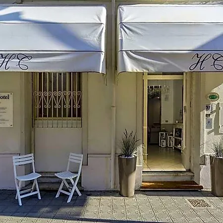 City Hotel מלון