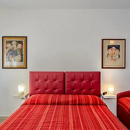 City Hotel מלון וירג'יו