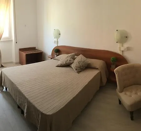 City Hotel Готель