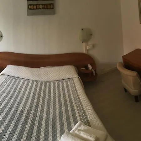 City Hotel