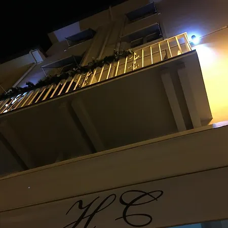 City Hotel Готель 3*
