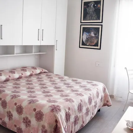 City Hotel 3* В'яреджо