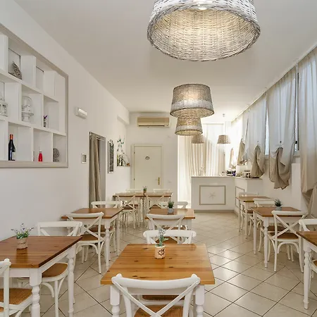City Hotel 3* Βιαρέτζιο