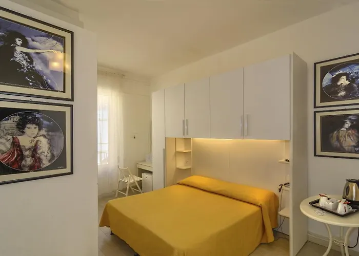 Отель City Hotel Виареджо