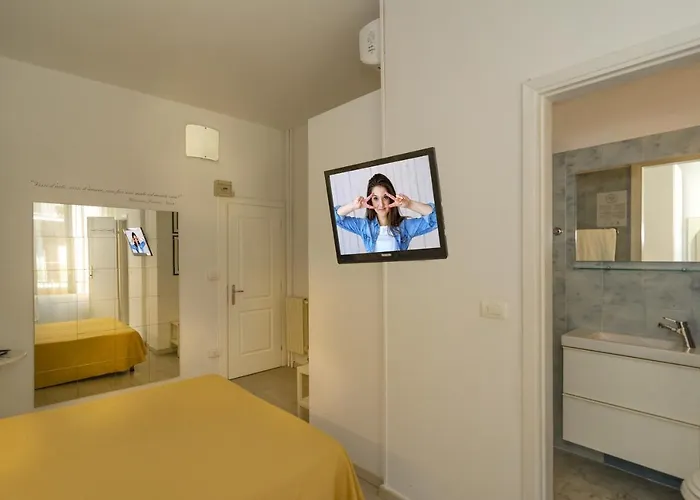 Отель City Hotel Виареджо