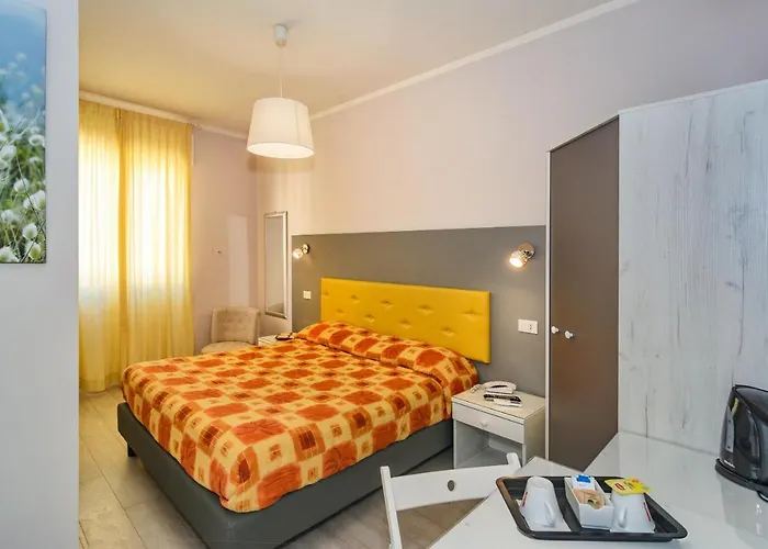 City Hotel Отель