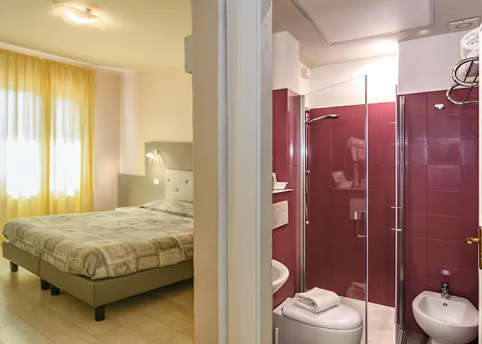 City Hotel Отель Виареджо