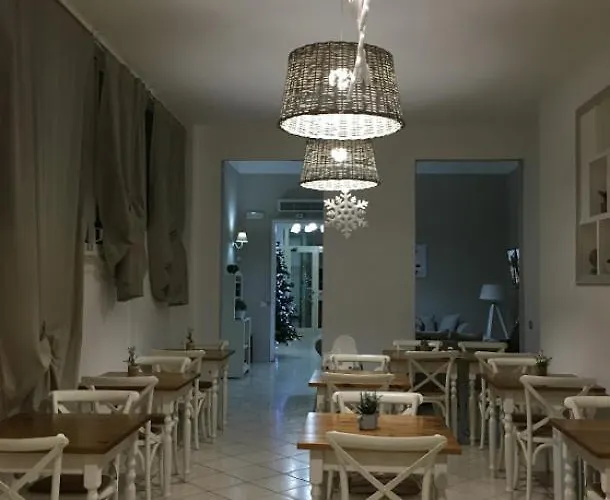 City Hotel فياريجيو