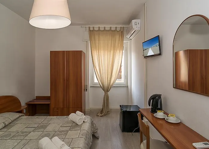 City Hotel 3* Виареджо