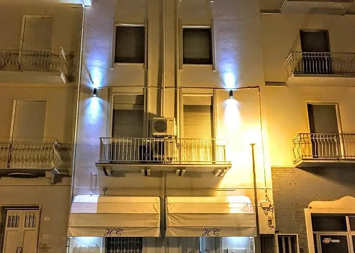 City Hotel فندق فياريجيو